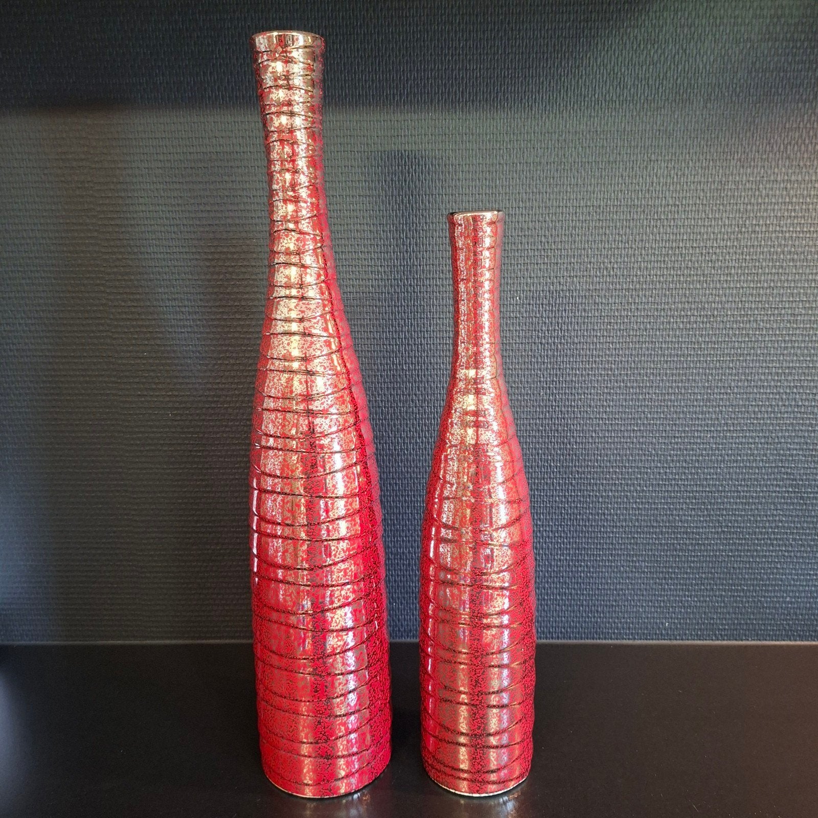 Vazen,potten,flessen,2 decoratieve rode vazen., Huis en Inrichting, Woonaccessoires | Vazen, Ophalen, Zo goed als nieuw, Rood