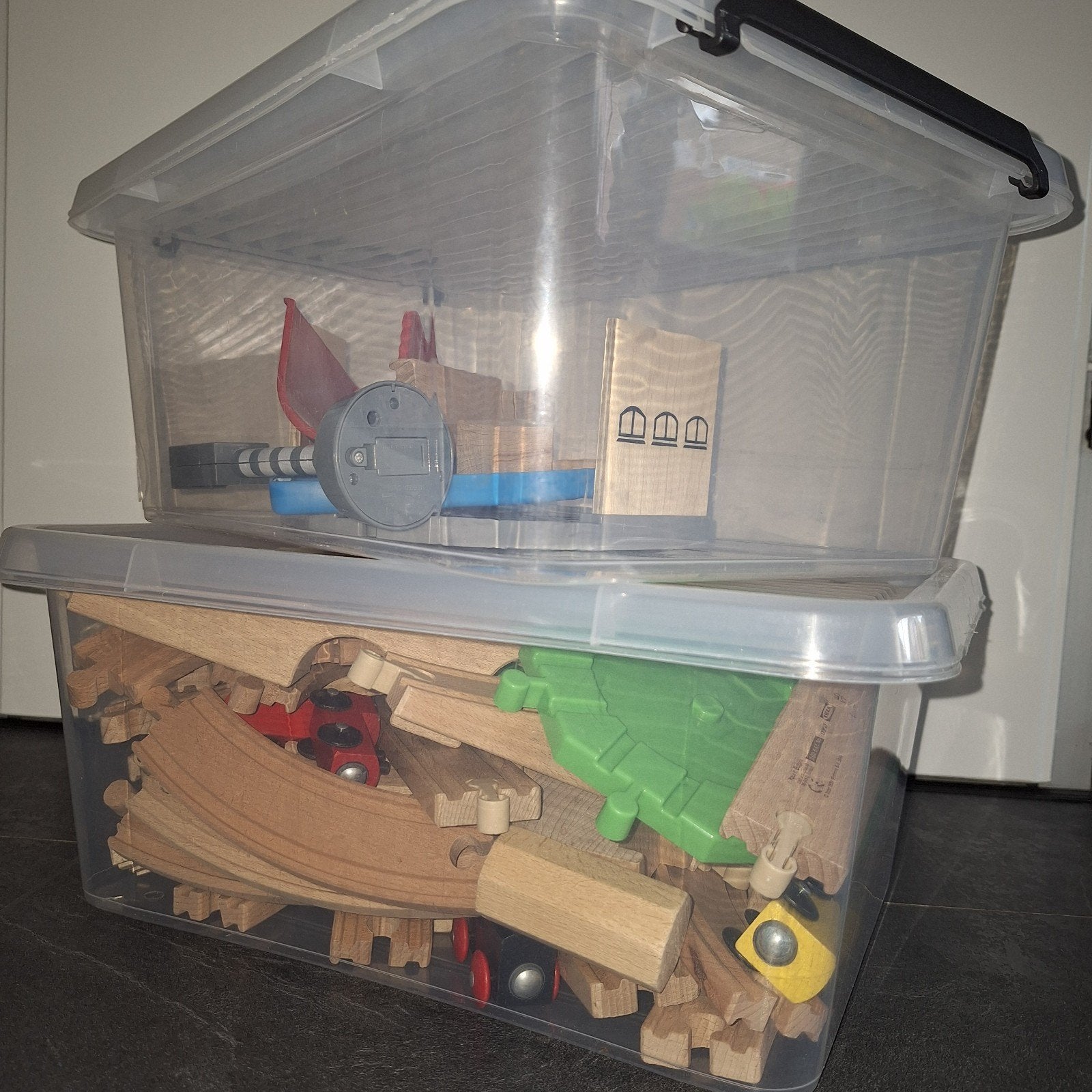 Complete houten treinset met rails en accessoires, Ophalen, Gebruikt