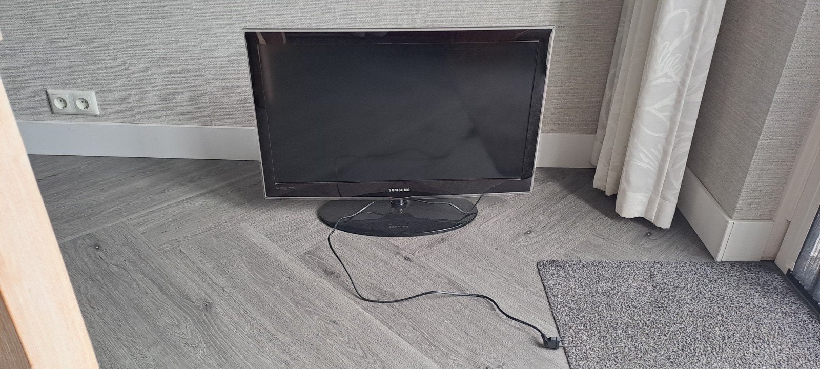 Samsung UE32C4000PW 32 inch LCD TV, Ophalen, Gebruikt, 50 Hz, 80 tot 100 cm
