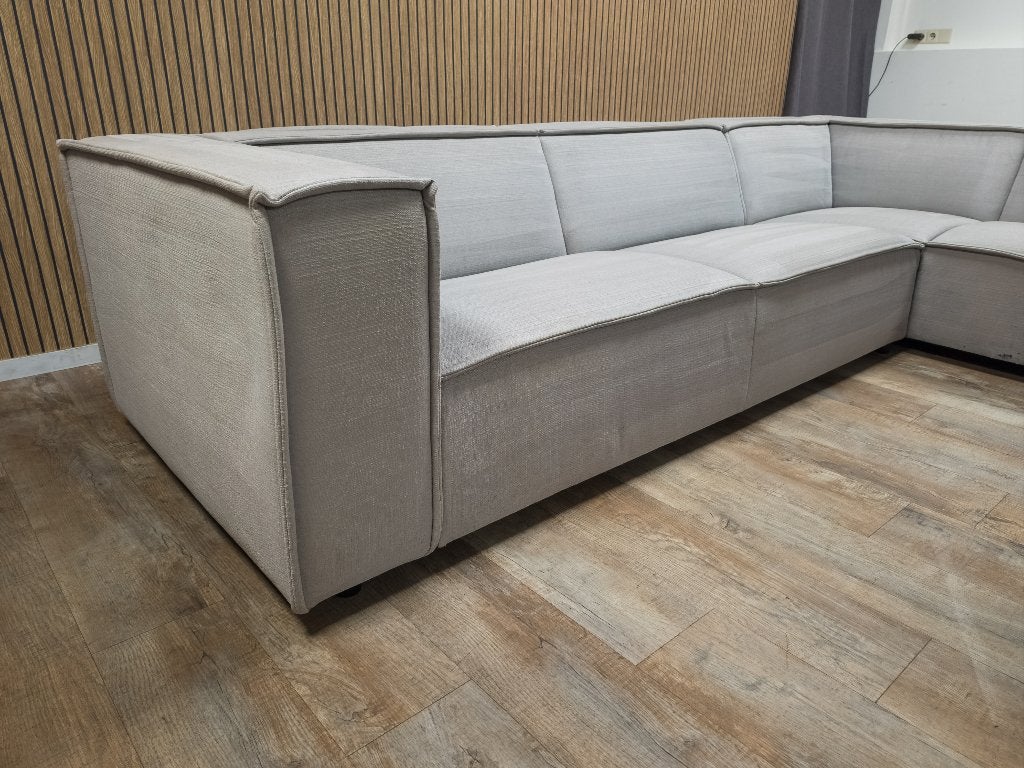 Zeer Mooi Groot Grijs Hoekbank BY SIDDIE, Huis en Inrichting, Info@banxtel.nl, 3194DC, Gebruikt, Hoekbank