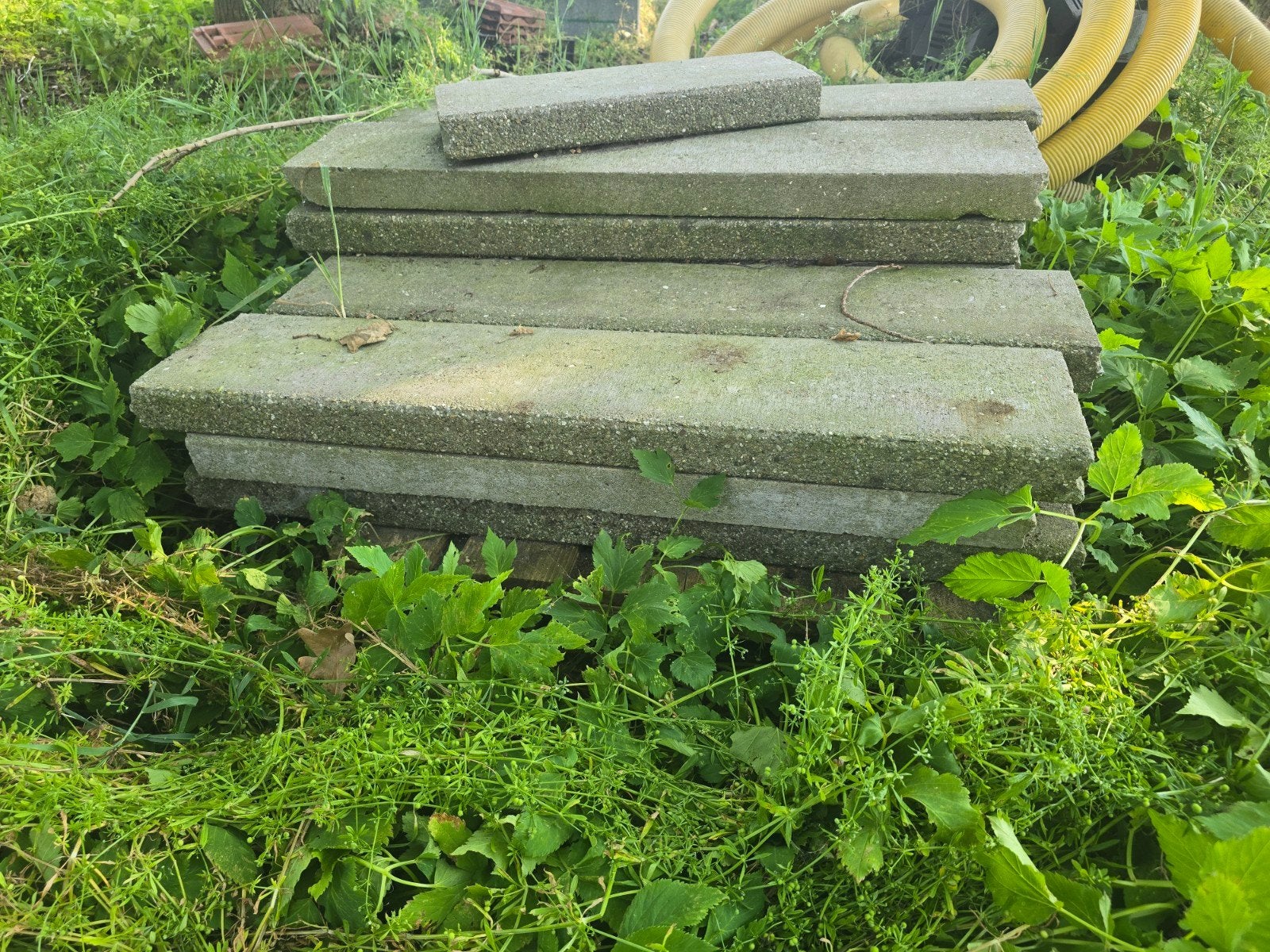 Betonbanden gebruikt 6cm gratis, Tuin en Terras, Gebruikt, 100 tot 200 cm, Ophalen of Verzenden, Beton