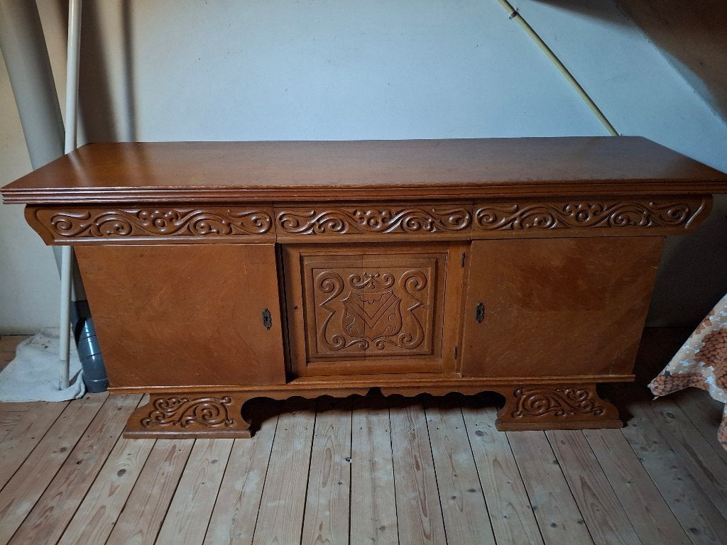 Antiek dressoir, Ophalen