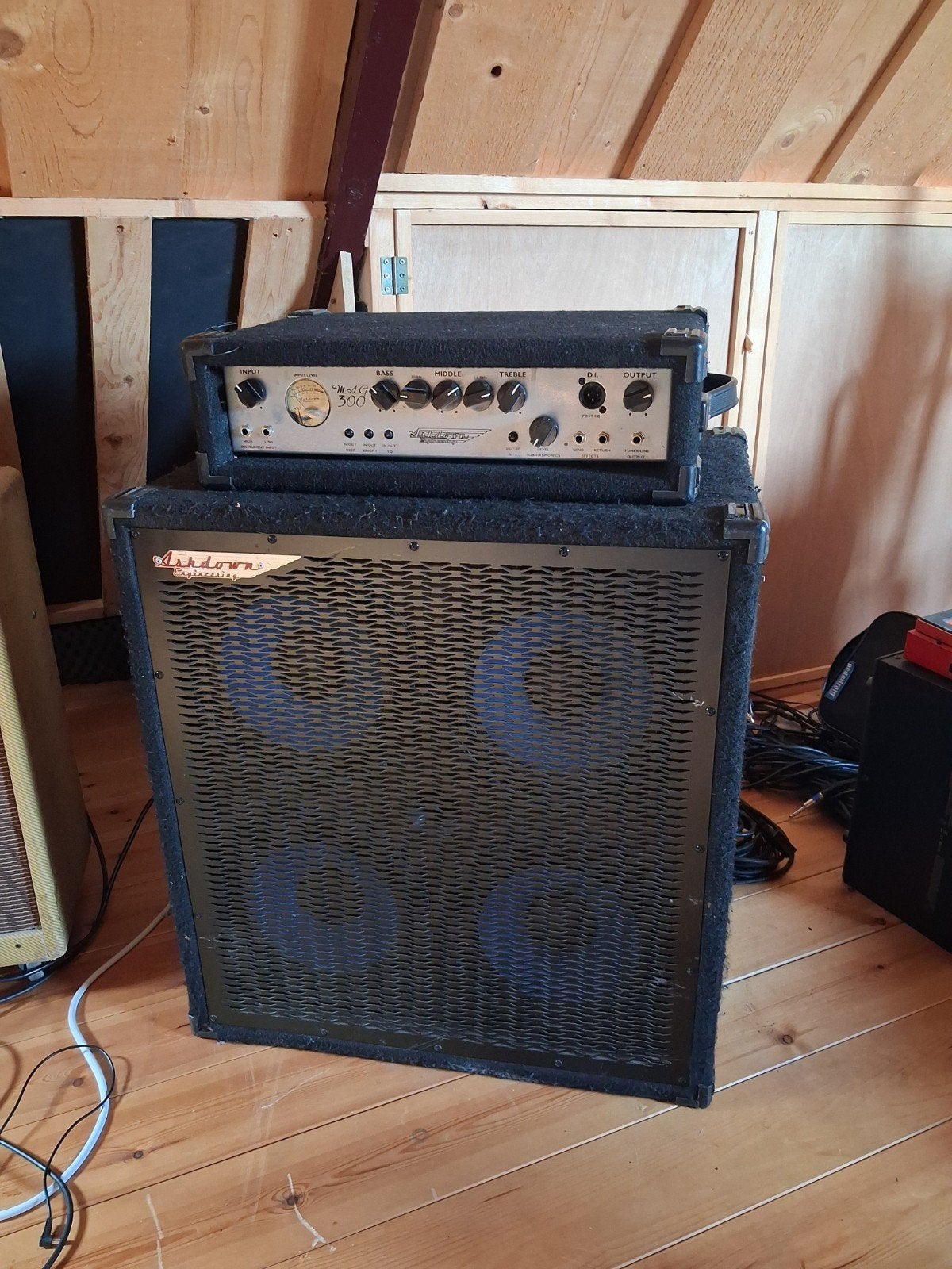 Ashdown MAG 300 basversterker met 4x10 cab, Ophalen