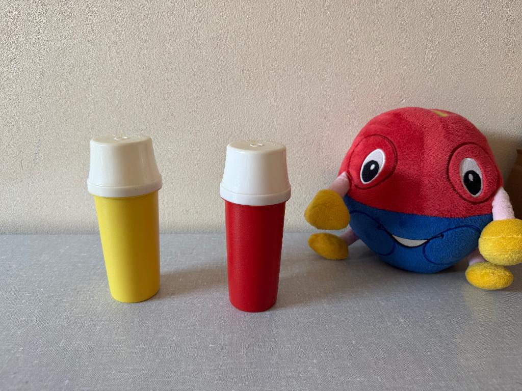 2 Z.G.A.N. sauspompjes zeeppompjes pompjes TUPPERWARE, Ophalen of Verzenden, Zo goed als nieuw, Rood, Overige typen