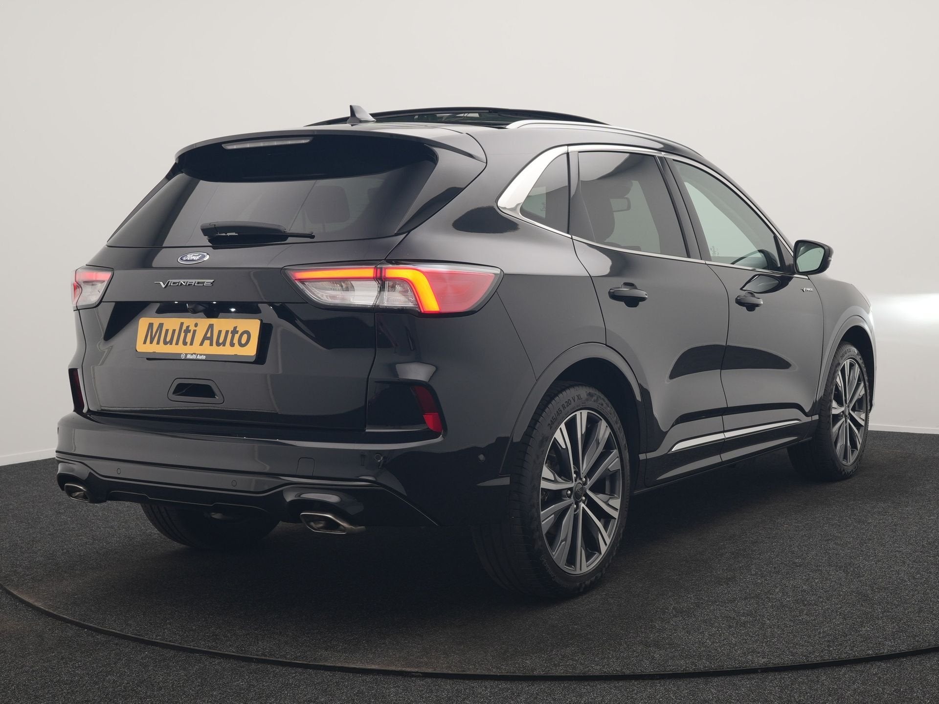 Ford Kuga 2.5 Vignale PHEV 225pk Dealer O.H. | Panodak | Ada, Auto's, Gebruikt, Zwart, 4 cilinders, Zwart