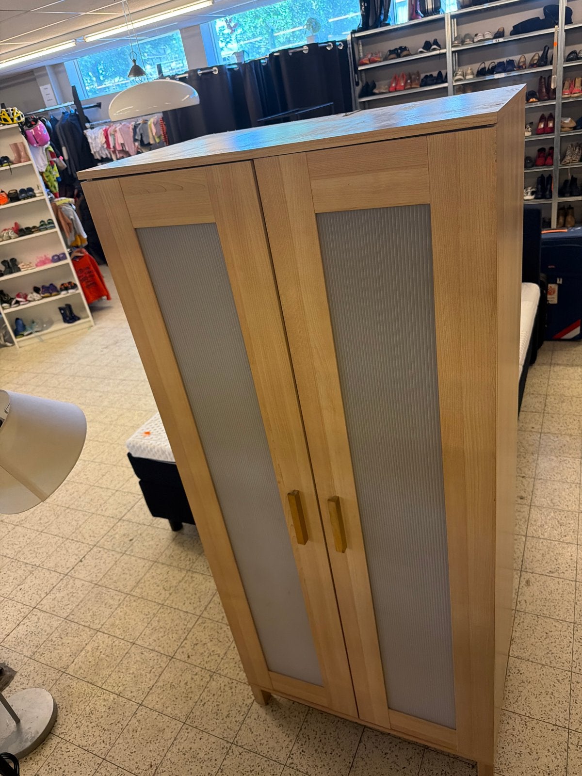 Houten kledingkast met deuren en planken, Huis en Inrichting, Kasten | Kledingkasten, Ophalen, Gebruikt, Tinbergeweg 10, 50 tot 100 cm