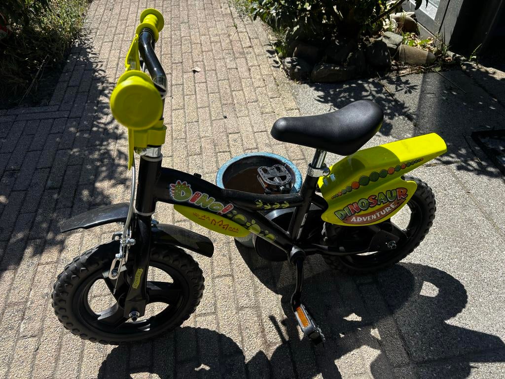 Kinderfiets 12 inch Dino Adventure - Zwart/Groen, Fietsen en Brommers, Fietsen | Kinderfietsjes, Ophalen, Zo goed als nieuw, Velgrem