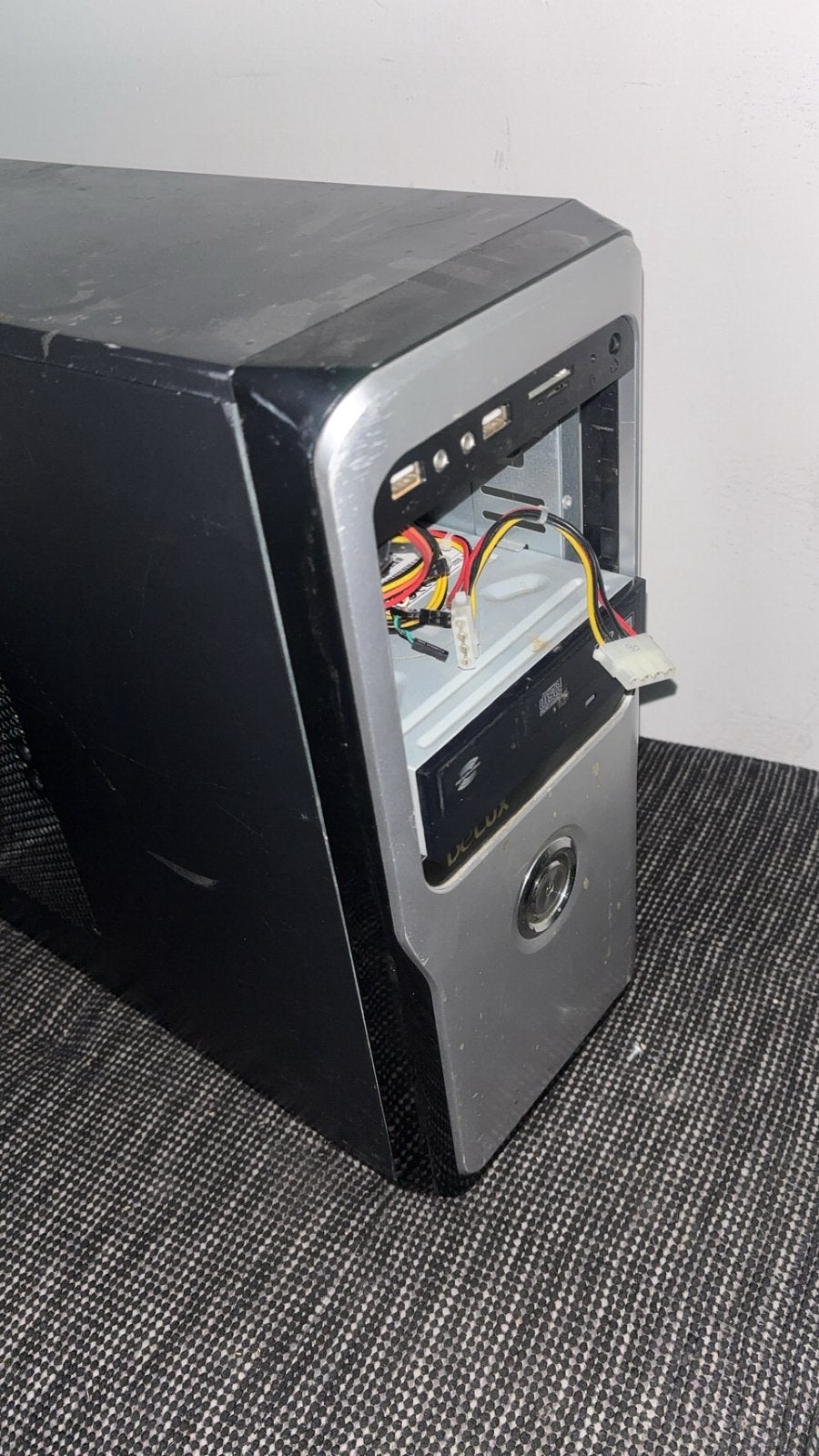 Niet werkende pc tekoop, Computers en Software, Ophalen, Niet werkend