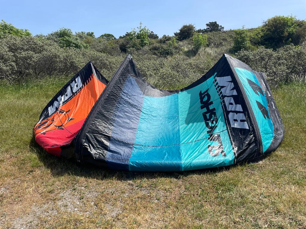Slingshot RPM 11m (2019) inclusief bar, Watersport en Boten, Kitesurfen, Ophalen, Gebruikt, Geen board, 11 m²