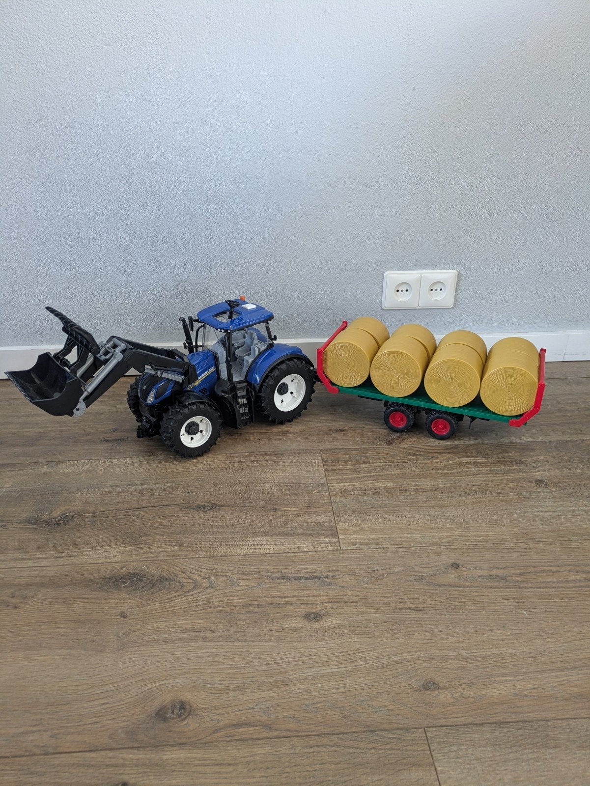 New Holland tractor met voorlader en aanhanger, Ophalen, Gebruikt