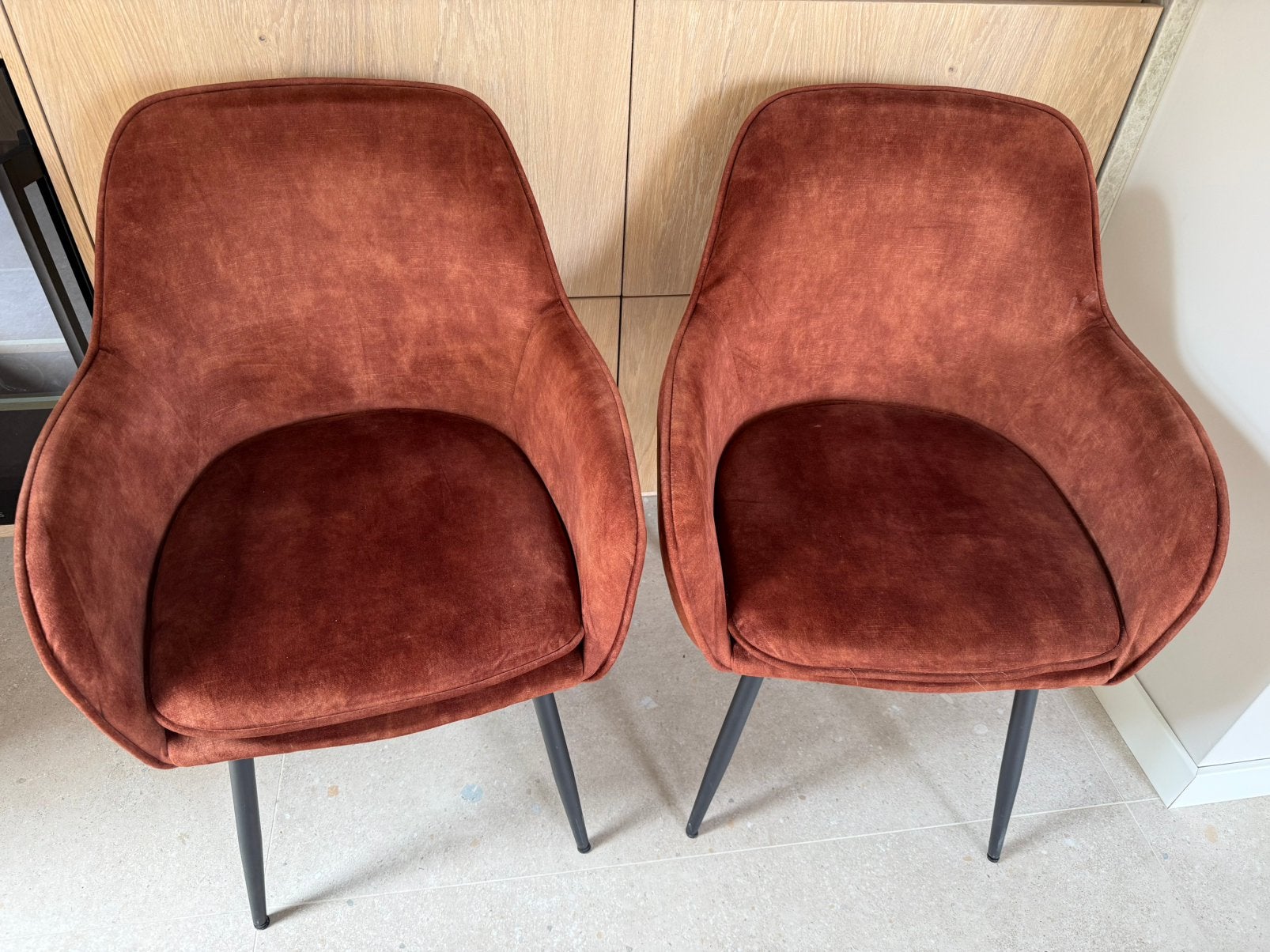 Twee roestbruine stoelen, Ophalen, Gebruikt, Twee