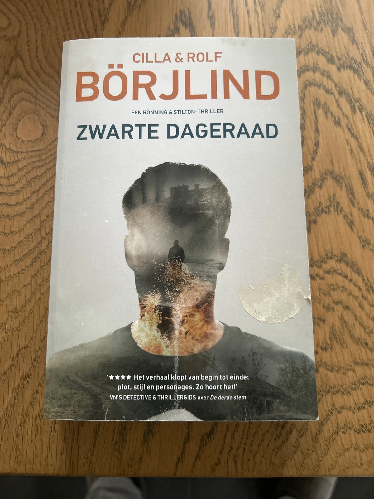 Cilla & Rolf Börjlind - Zwarte Dageraad (Thriller), Boeken, Ophalen of Verzenden, Gelezen, Scandinavië