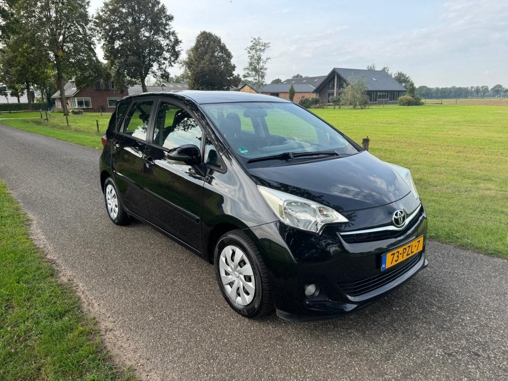 Toyota Verso-S 1.3 VVT-i Aspiration | Camera | Cruise Contro, Auto's, Keurmerk '100% Onderhouden', Euro 5, Stof, Gebruikt