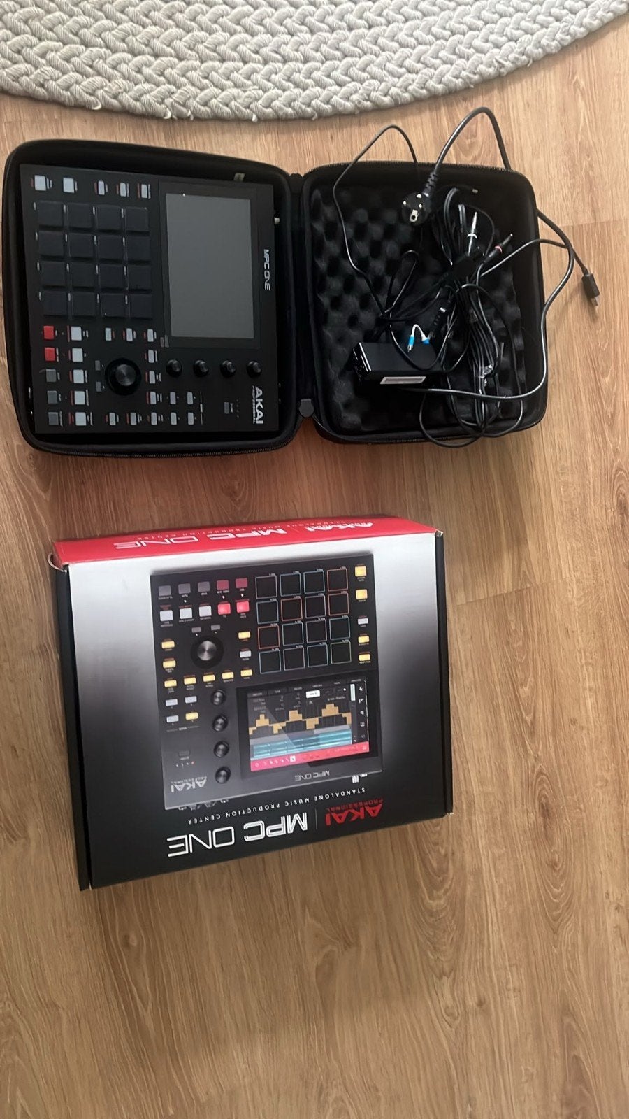 AKAI MPC One - Zo goed als nieuw met beschermhoes, Ophalen of Verzenden, Zo goed als nieuw, Overige aantallen, Overige merken
