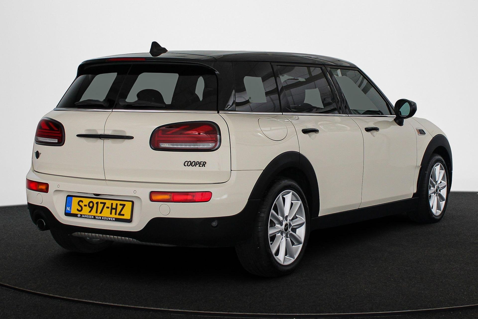 MINI Clubman 1.5 Cooper Classic Automaat Lederen Sportstoele, 136 pk, Gebruikt, 715 kg, Wit
