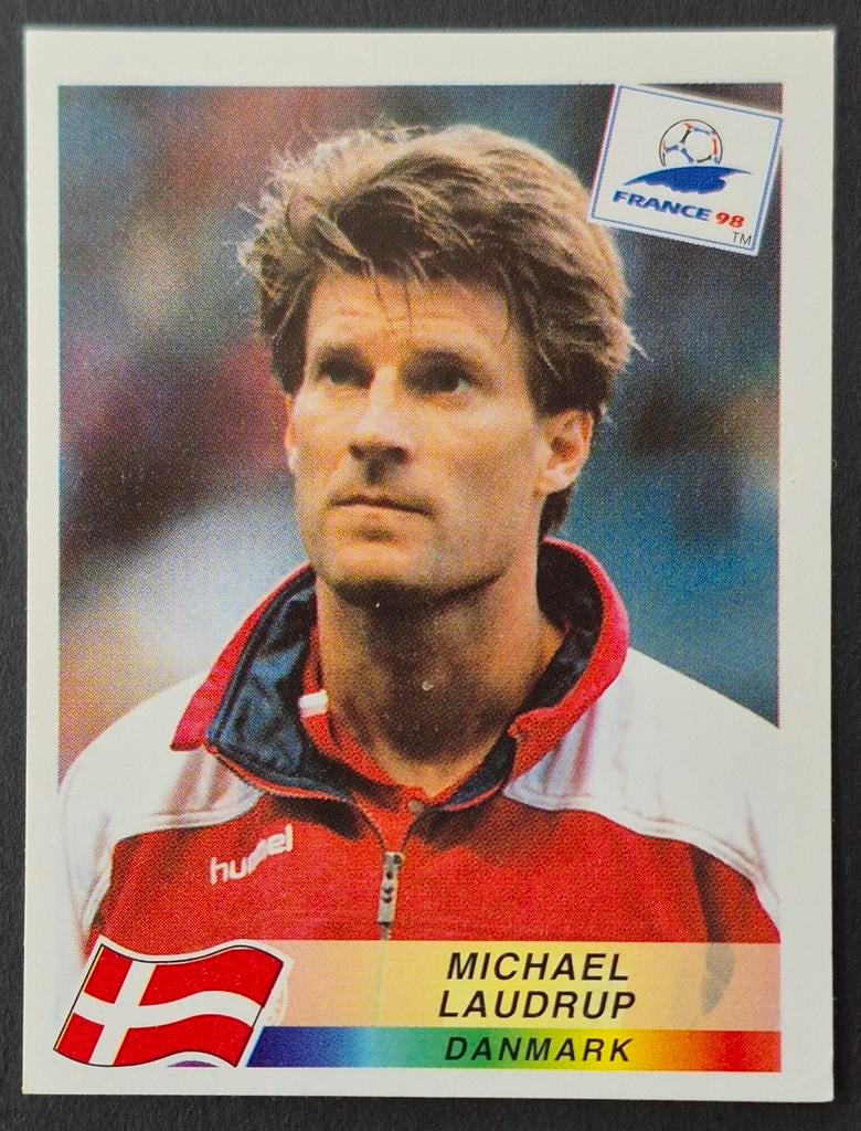 Panini sticker Michael Laudrup - Denemarken, WK 98, Ophalen of Verzenden, Zo goed als nieuw, Buitenlandse clubs, Poster, Plaatje of Sticker