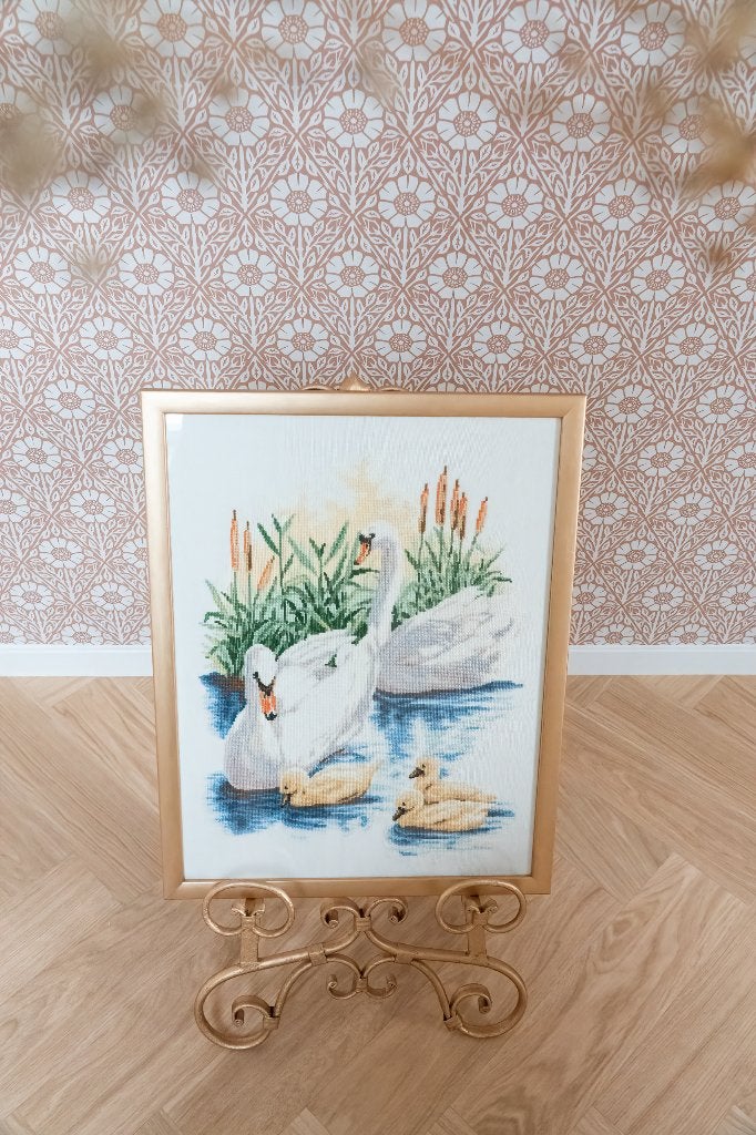Borduurwerk schilderij zwanen, Dieren, Ophalen of Verzenden, Vintage, Ingelijst