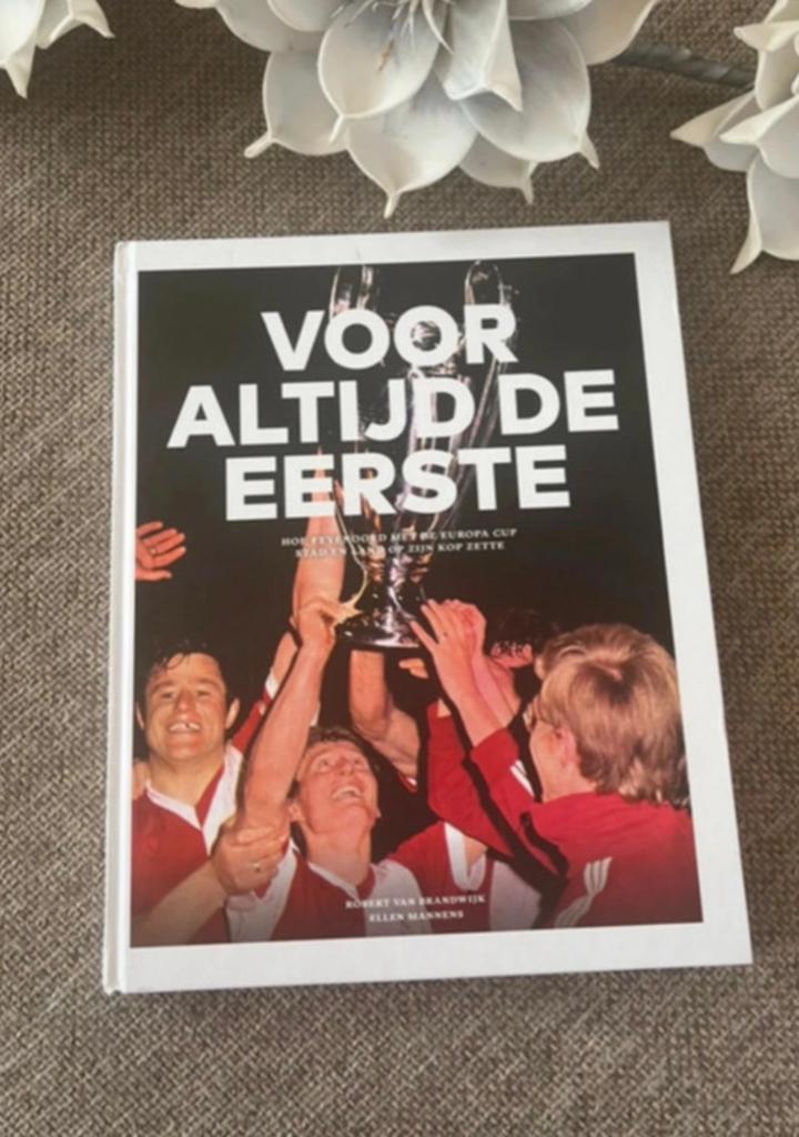 Nieuw *** Feyenoord Boek *** Voor altijd de eerste, Ophalen of Verzenden, Nieuw, Balsport
