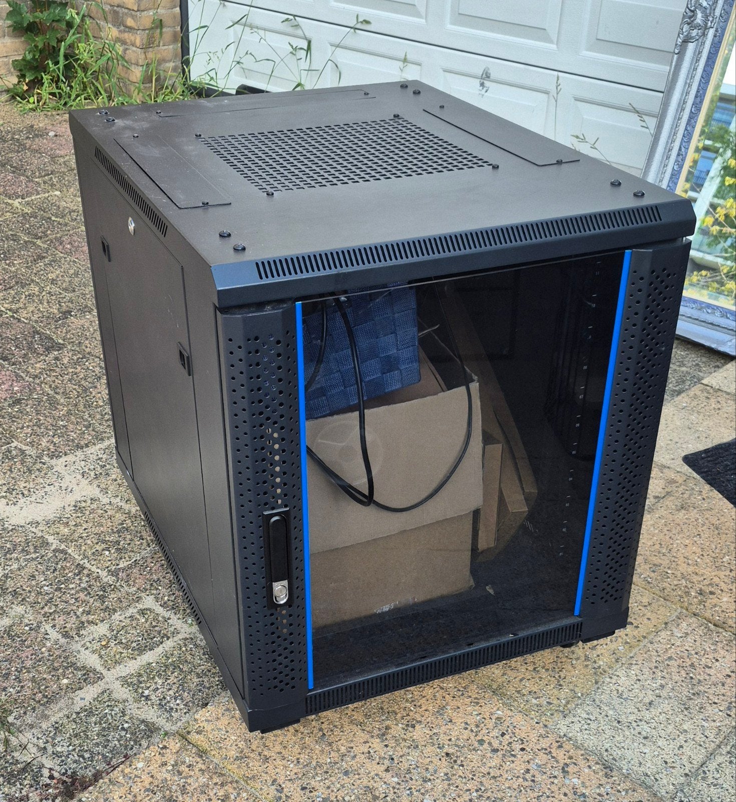 19 inch Rackkast met Wieltjes en Slot (incl. sleutels), Ophalen, Zo goed als nieuw