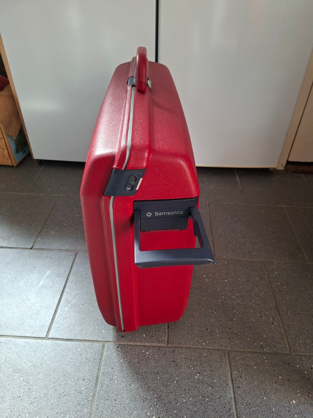 Samsonite rode koffer met wieltjes en slot, Gebruikt, Hard kunststof, 70 cm of meer, Ophalen