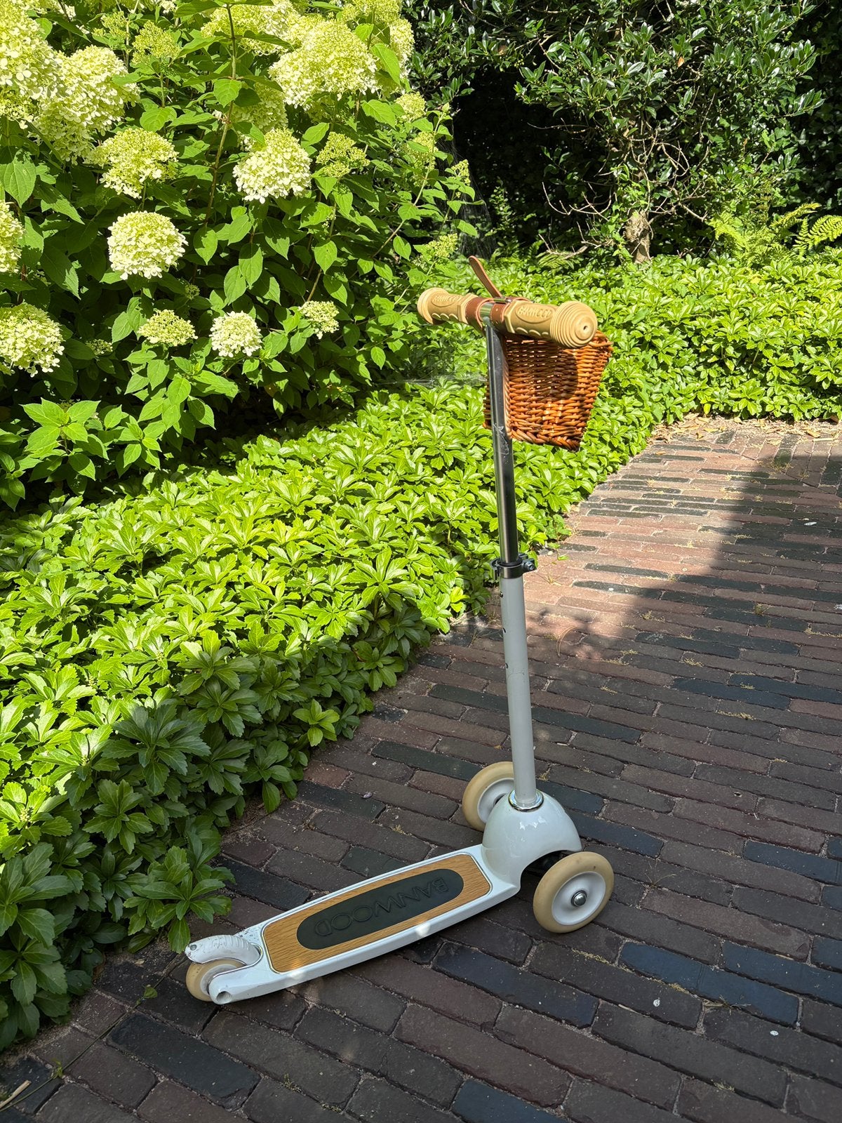 Banwood step wit met mandje., Ophalen of Verzenden