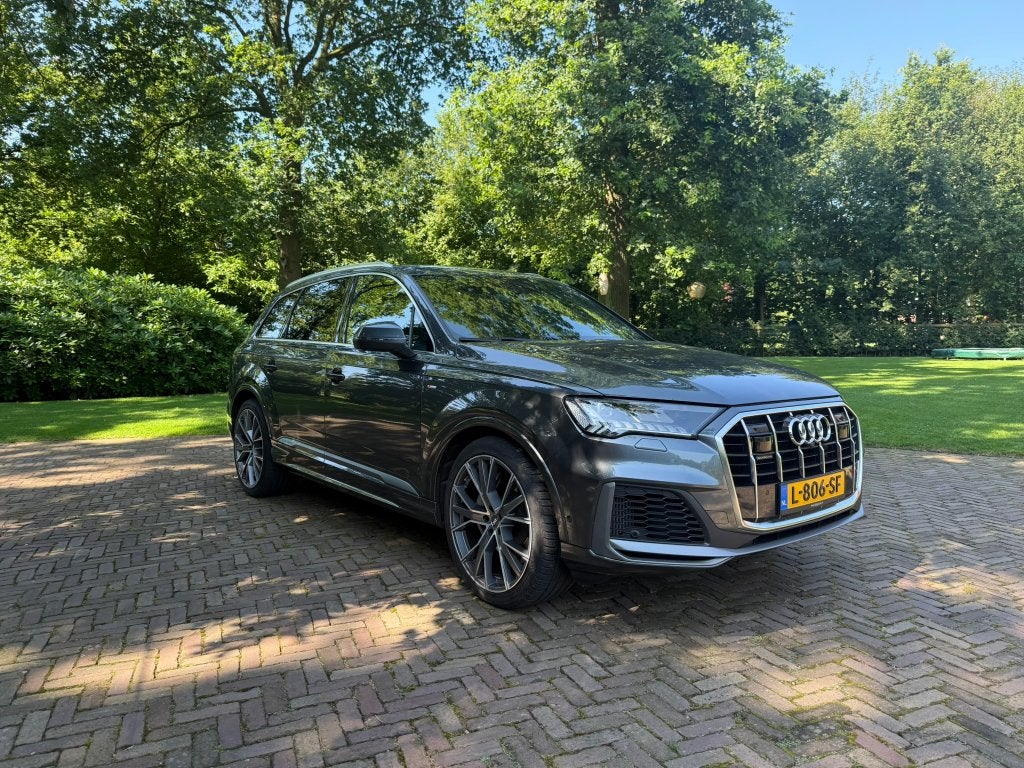 Audi Q7 55 Tfsi e 381pk Quattro Tiptronic 2020 Grijs, Auto's, Audi, Automaat, Parkeerassistent, Zwart, 2995 cc