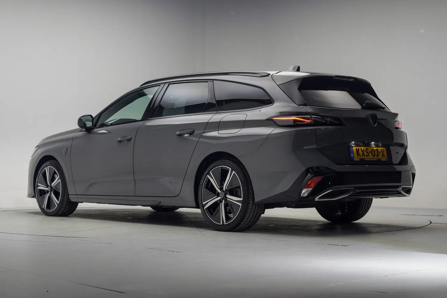 Peugeot 308 SW 1.6 Plug-In Hybrid 180 GT [ LED Alcantara/led, Auto's, 77 km/l, Gebruikt, Verwarmde buitenspiegels, 4 cilinders