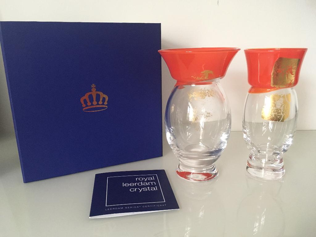 Set Kroningsvaasjes bladgoud Oranjevaasje NIEUW (Bremers), Antiek en Kunst, Ophalen