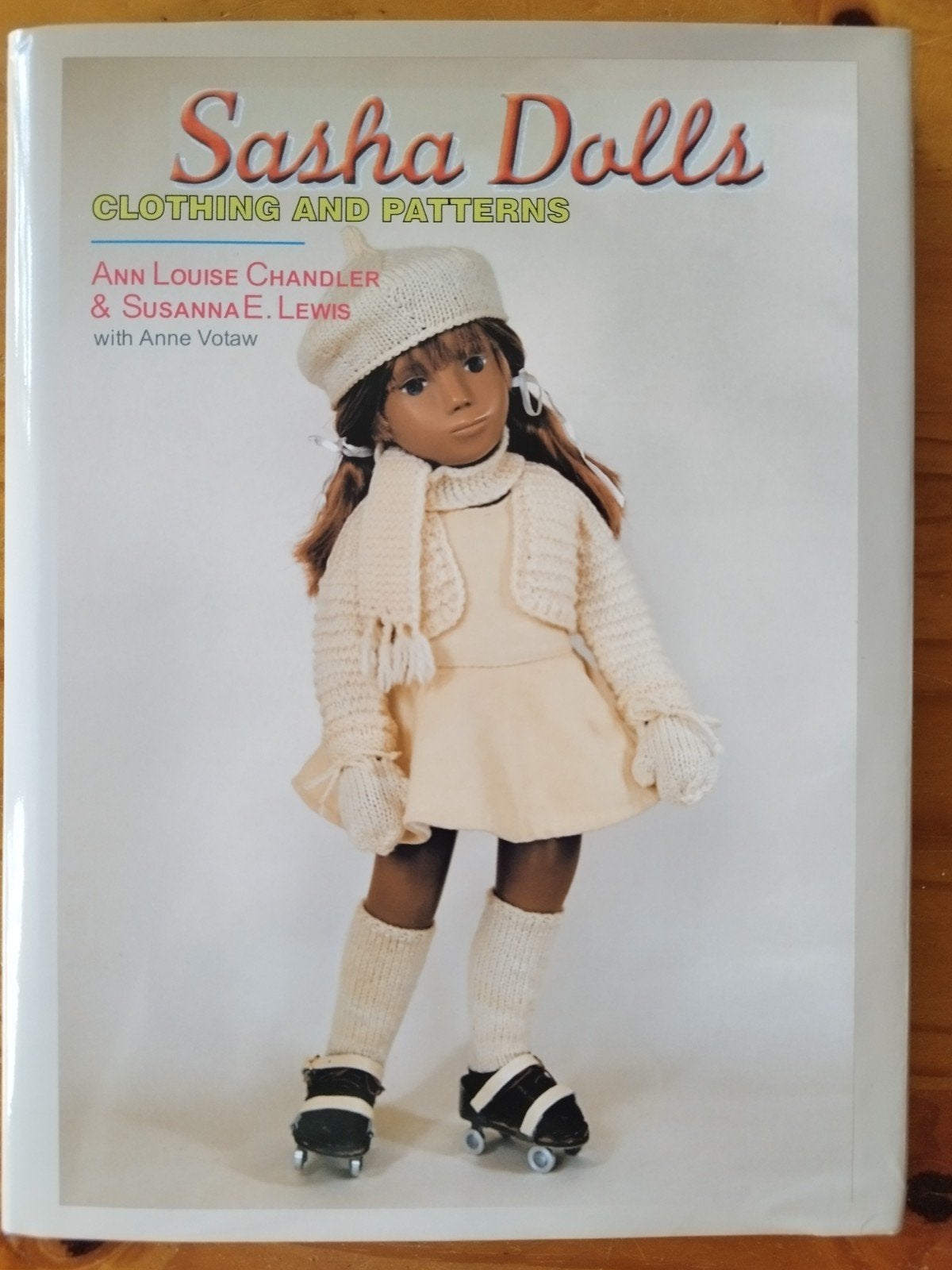 "Sasha Dolls Clothing and Patterns" boek - Nieuwstaat, Verzamelen, Ophalen of Verzenden, Zo goed als nieuw, Overige typen
