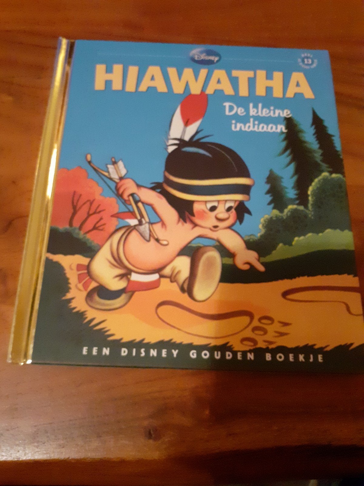 Hiawatha De kleine indiaan - Disney Gouden Boekje #13, Ophalen of Verzenden, Zo goed als nieuw, Walt Disney Company, Sprookjes