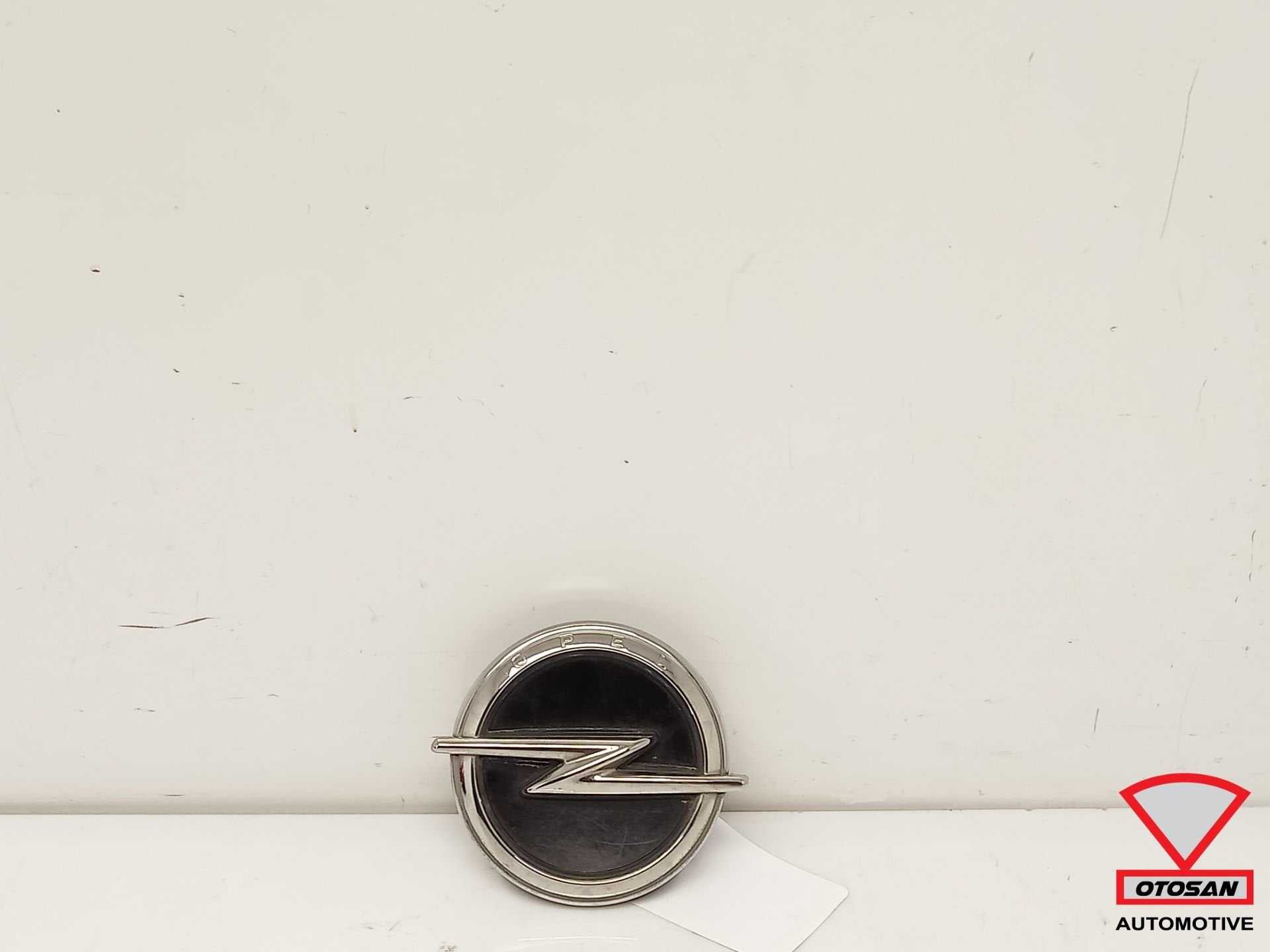 Opel Corsa F 2019+ Achterklep Opener Embleem 39185120, Auto-onderdelen, Gebruikt, Opel Automobile GmbH, Ophalen of Verzenden, Kontakt@opel-infoservice.de