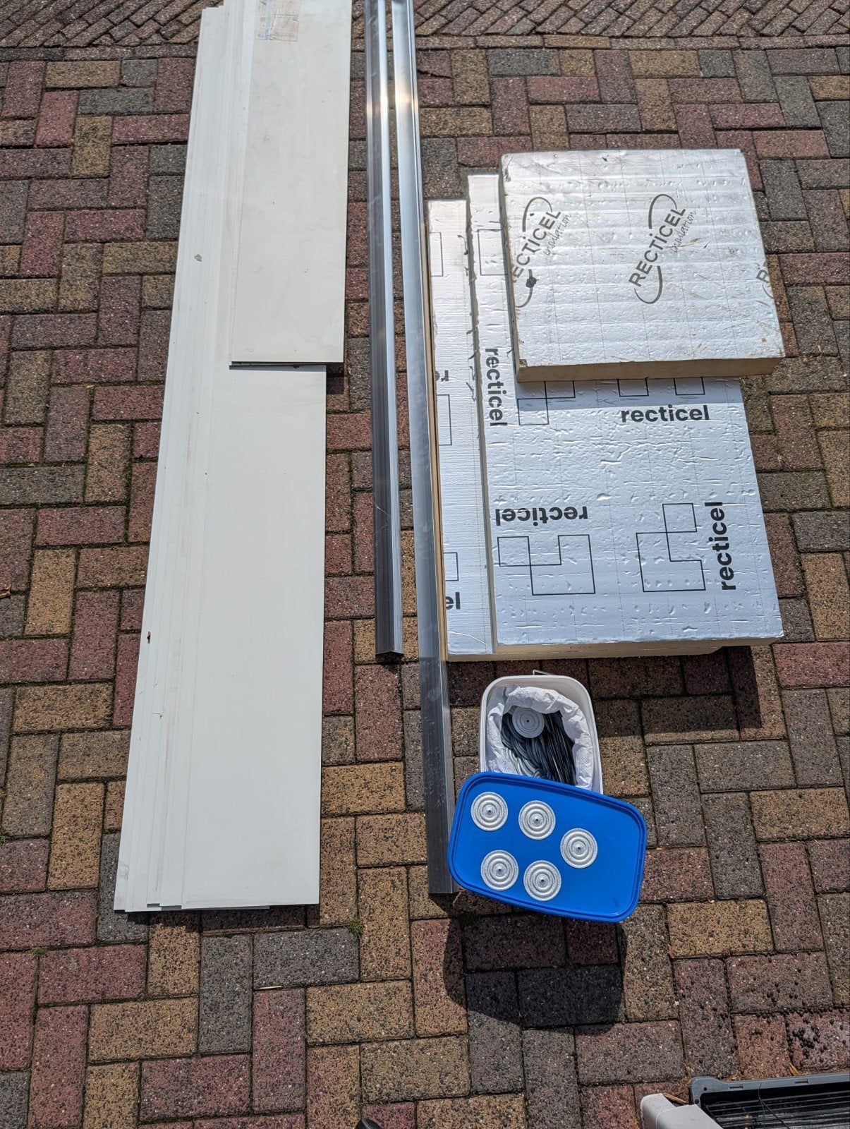 Diverse bouwmaterialen: daktrim, isolatie, folie, dakbitume, Ophalen, Nieuw, Overige materialen, Dakisolatie