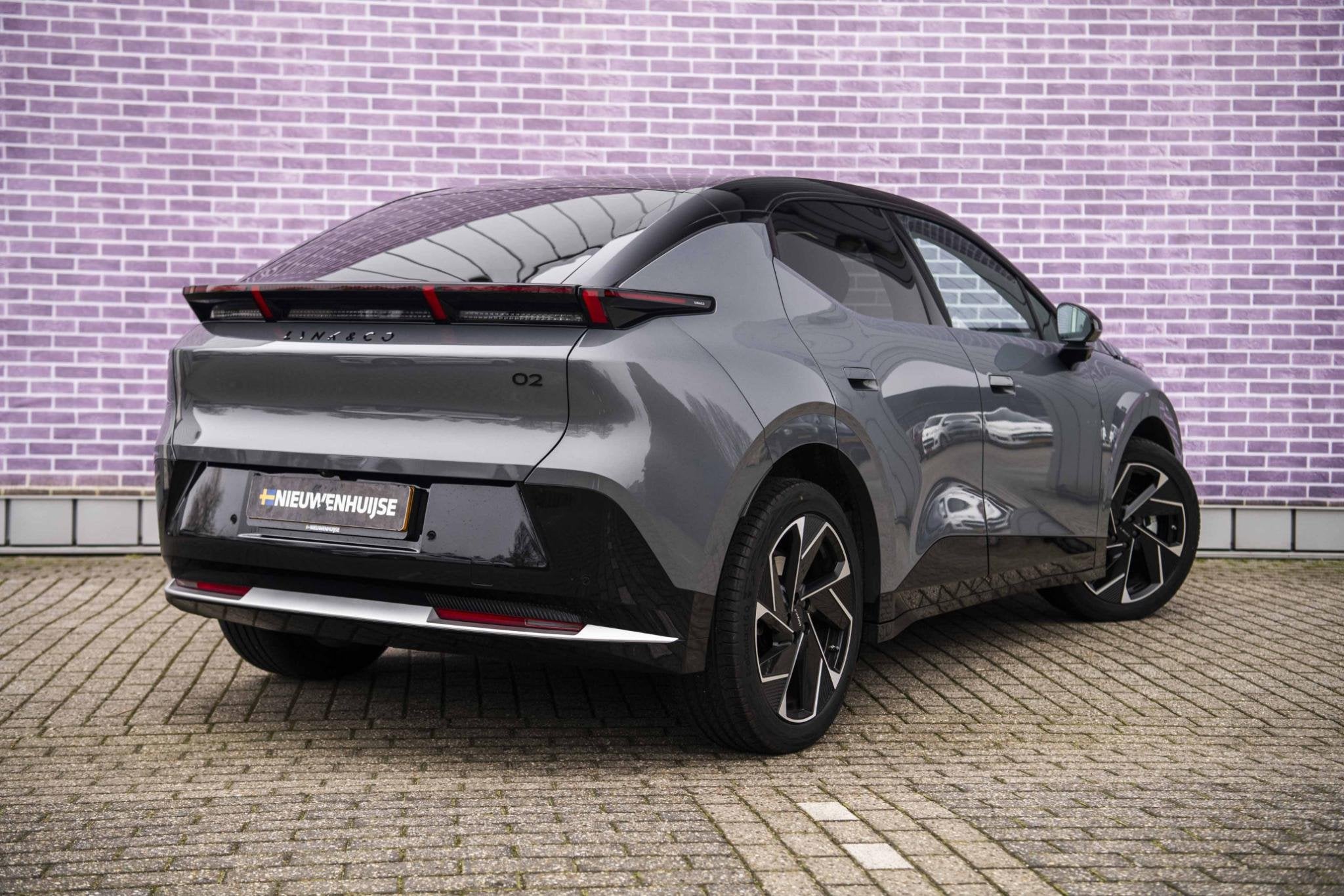 Lynk & Co 02 More 66 kWh | Panoramadak | 360 camera | Harman, Auto's, Automaat, Achterwielaandrijving, Automatische klimaatregeling