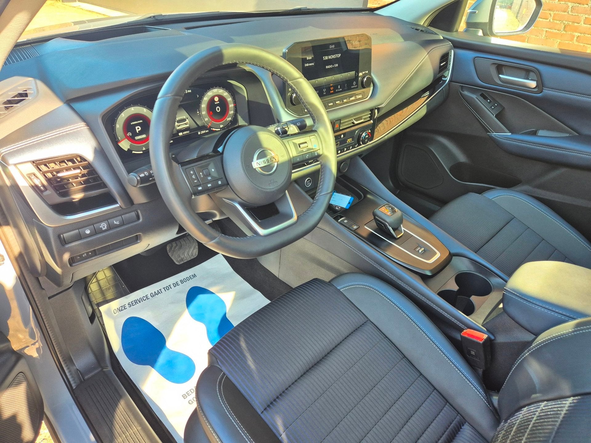 Nissan Qashqai 1.3 MHEV Premiere Edition Pano, HUD, Stoel St, Auto's, Nissan, Zwart, 4 cilinders, Leder en Stof, Bedrijf