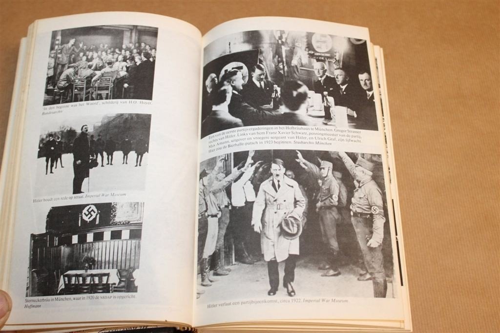 Adolf Hitler — Biografie Einde Mythe Dik Boek 1096p. 1979, Boeken, Ophalen of Verzenden, Tweede Wereldoorlog, Gelezen, Overige onderwerpen
