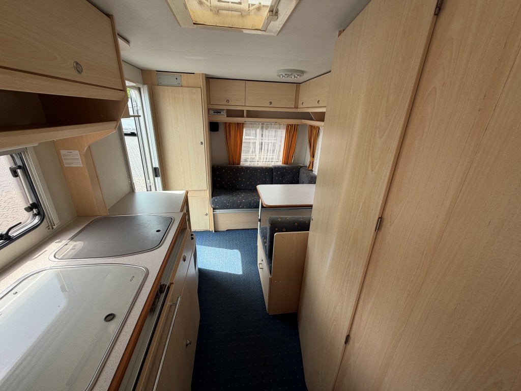 Foto 5 van KIP Starline 44 TTR ’02 (Vastbed, Treinzit)
