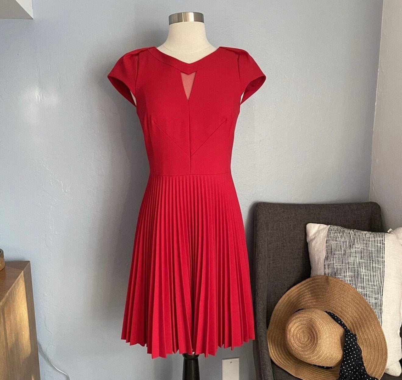 Karen Millen rode dames geplooide jurk 38-M NIEUW - design, Maat 38/40 (M), Nieuw, Ophalen of Verzenden, H