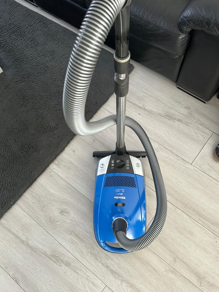 Te koop goede nette stofzuiger van Mielie 2000w, Ophalen of Verzenden, Zo goed als nieuw, 2000 watt of meer