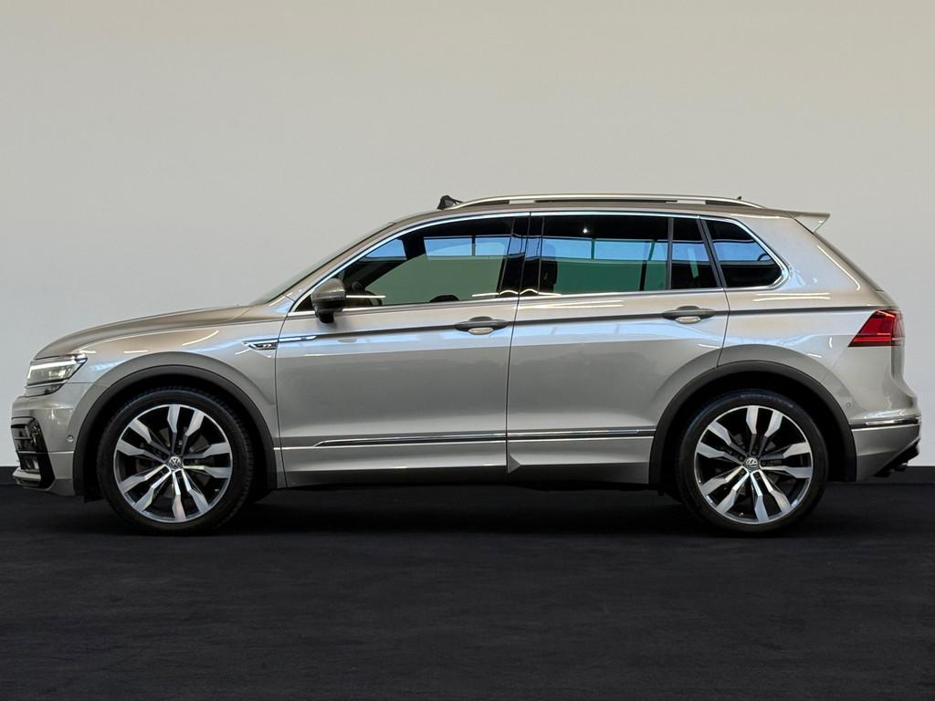 Volkswagen Tiguan 2.0 TSI 4Motion 3 x R-line ACC Pano Keyles, Auto's, Automaat, Gebruikt, Zwart, Leder en Stof
