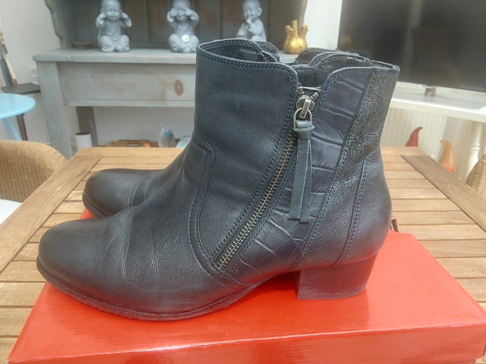 dameslaarsjes helioform, Ophalen of Verzenden, Zo goed als nieuw, Zwart, Sneakers of Gympen