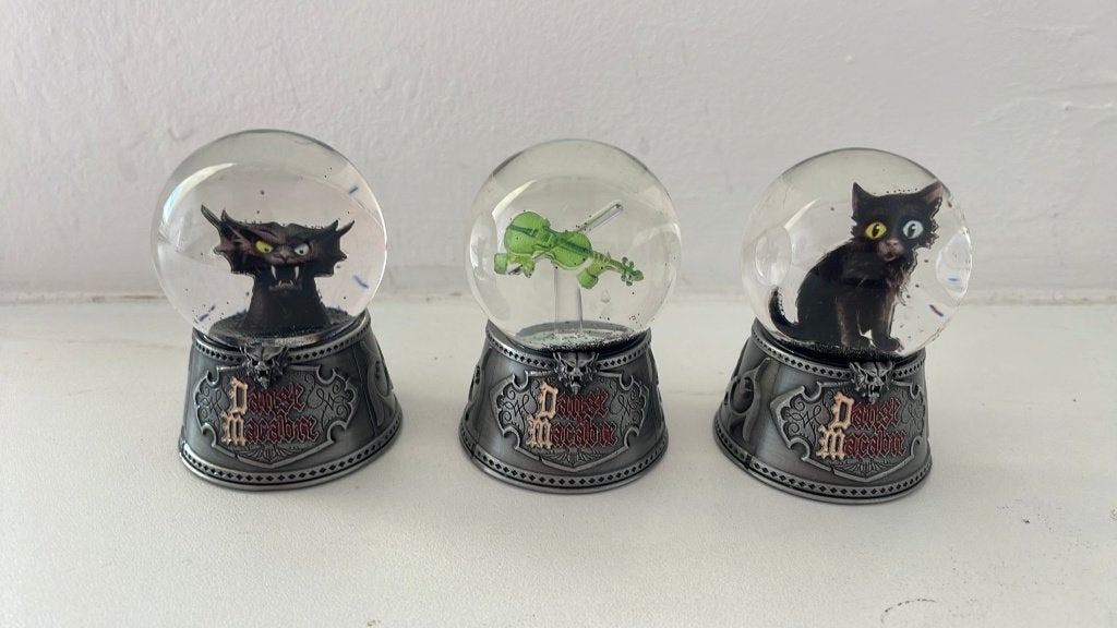 Efteling mini Schudbol serie 2 Danse Macabre, Ophalen of Verzenden, Nieuw, Beeldje of Poppetje