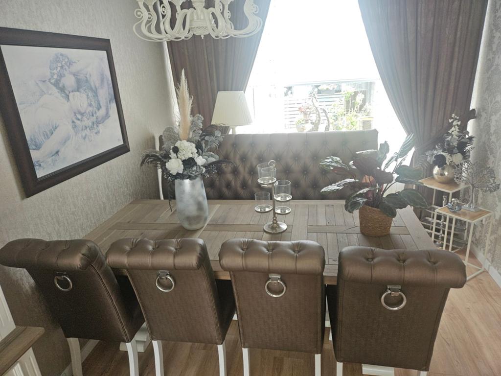 Eetkamerstoelen / dining set, Huis en Inrichting, Complete eetkamers, Zo goed als nieuw, Ophalen