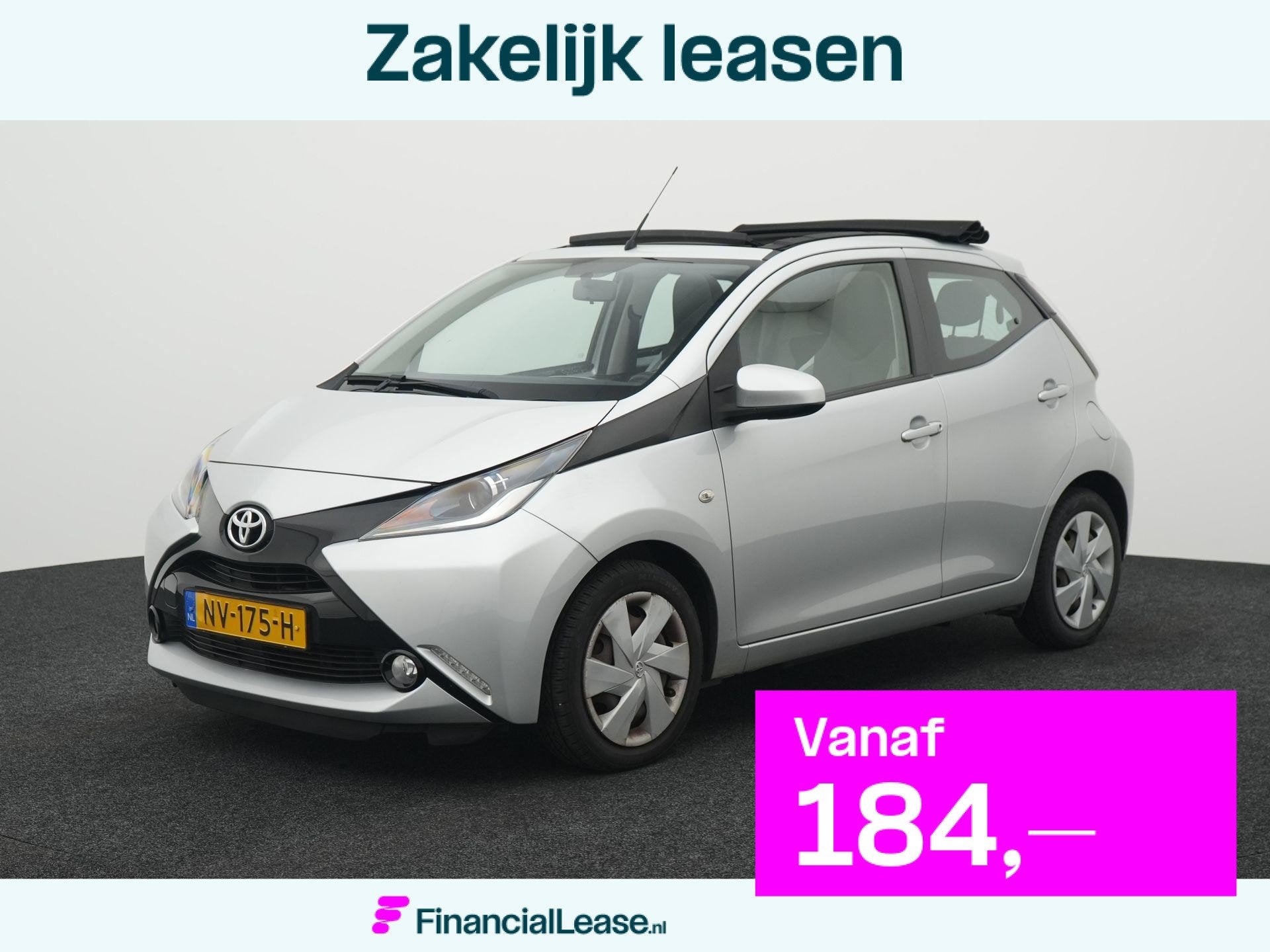 Toyota Aygo 1.0 VVT-i x-wave SCHUIFDAK | ACHTERUITRIJCAMERA, Voorwielaandrijving, 12 maanden, Stof, Gebruikt
