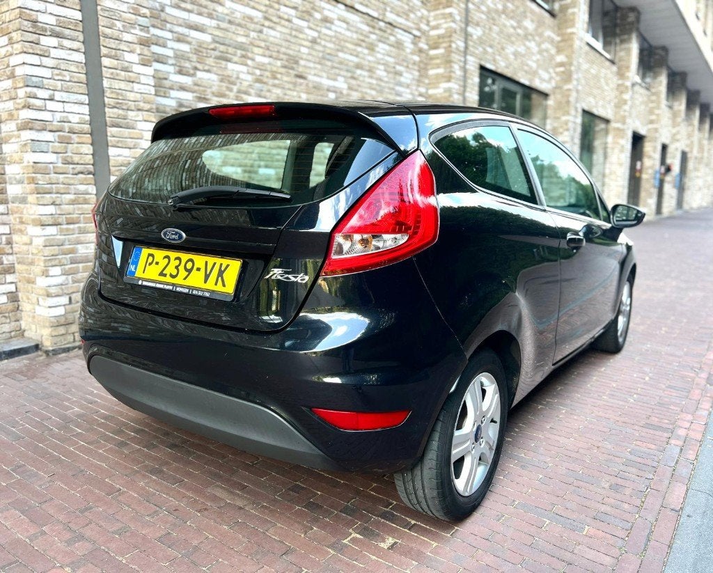 Ford Fiësta 1.25 60KW 3DR 2010 Zwart Metalic Nieuw/AC/NW APK, Voorwielaandrijving, Euro 5, 600 kg, Zwart
