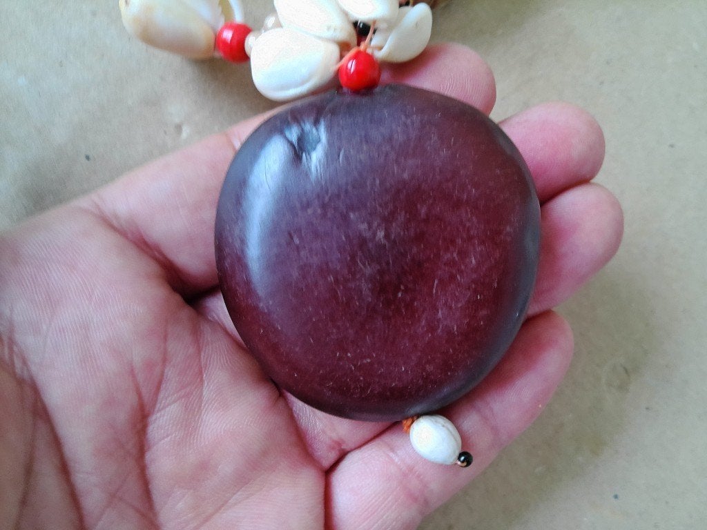 Afrikaanse amulet ketting met kauri schelpen volkskunst 40cm, Ophalen of Verzenden