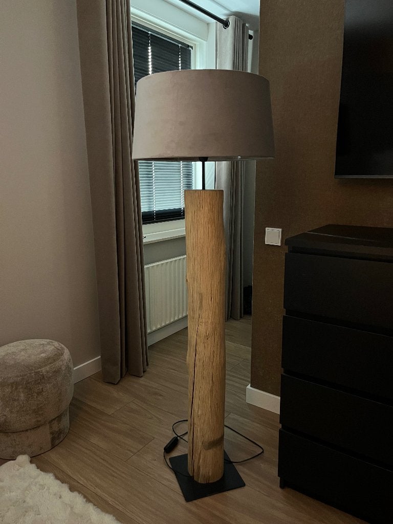 Boomstam vloerlamp verlourse kap, Huis en Inrichting, Lampen | Vloerlampen, Ophalen, Landelijk, robuust, industrieel, Zo goed als nieuw