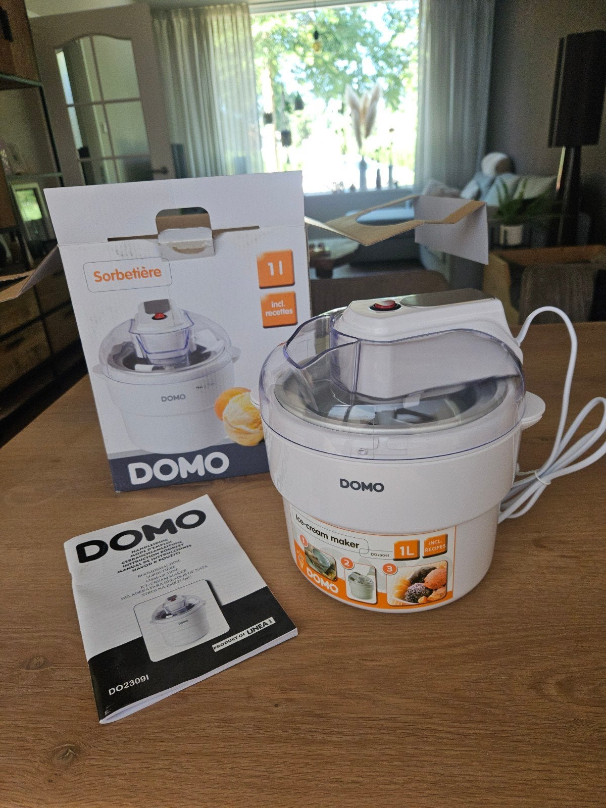 IJsmachine, vrijwel nieuw! 1L, merk: Domo DO2309I, Ophalen of Verzenden, Zo goed als nieuw, Koelelement
