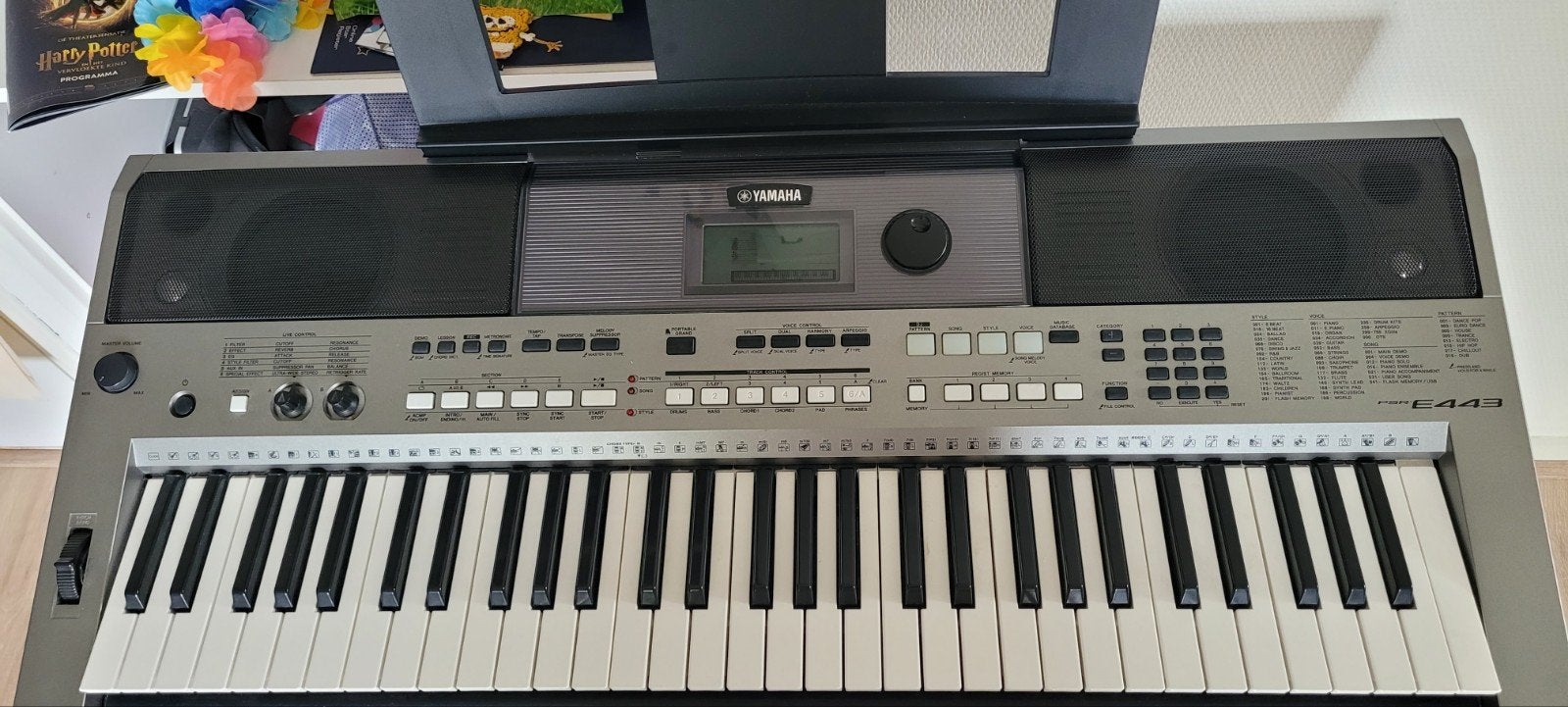 Yamaha PSR-E443 Keyboard met standaard en pedaal, Ophalen, Midi-aansluiting, Yamaha, 61 toetsen