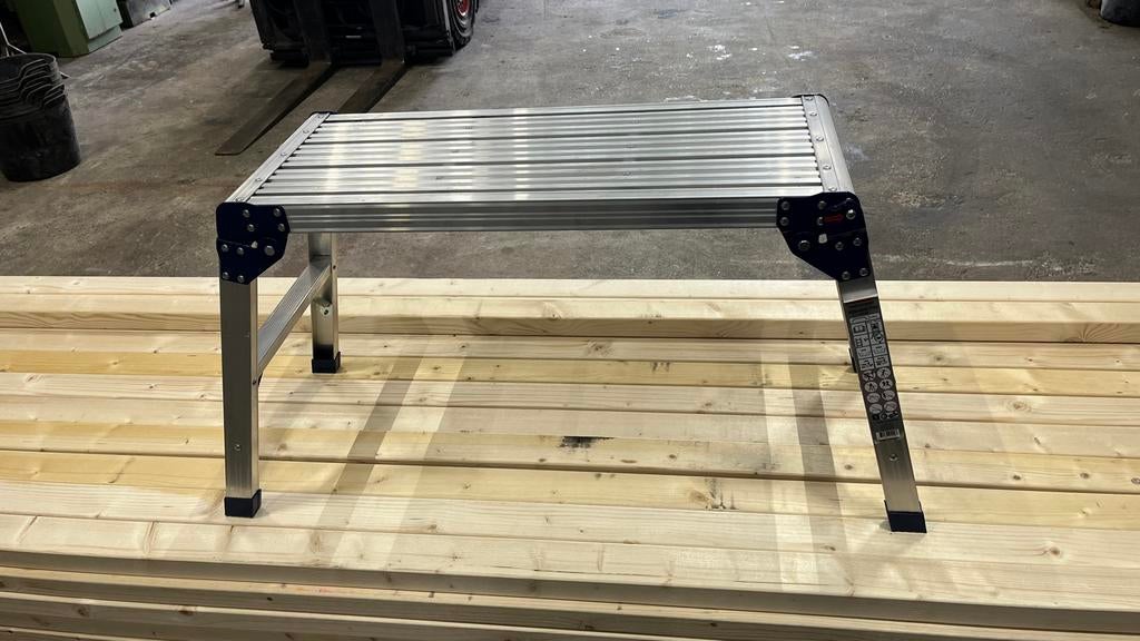 Altrex Altavista 700 Opvouwbare Werkplatform, Ophalen, Trap, Zo goed als nieuw, Opvouwbaar of Inschuifbaar