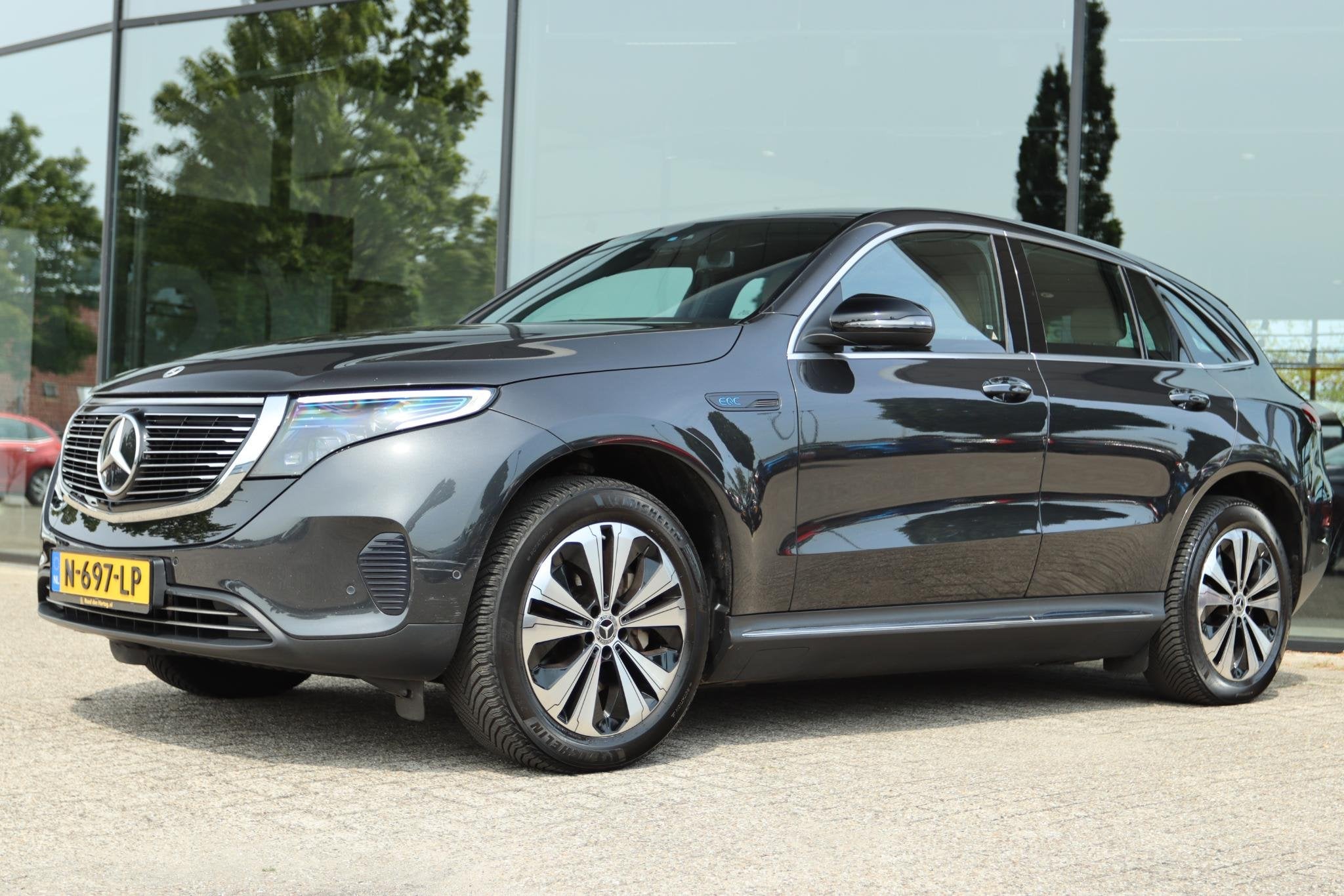 MERCEDES-BENZ EQC 400 4MATIC BUSINESS SOLUTIONS 80 KWH | SOH, Automaat, Stof, Beige, 80 kWh